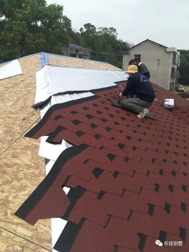 坡屋頂現澆完還要做防水、保溫才能掛瓦？難怪農村包工頭都這么說